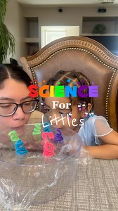 Sound Wave Experiment 💃 Such a cool way to show your Littles ones how sound works! You need: - bowl - plastic wrap - pipe cleaners Science Explained: When you yell or make any loud noise, you’re producing sound waves, which are vibrations that travel through the air. These sound waves hit the plastic wrap, causing it to vibrate. #scienceforlittles #scienceexperiment #scienceismagic #scienceathome #scienceexperiments | Cynthia Gutierrez