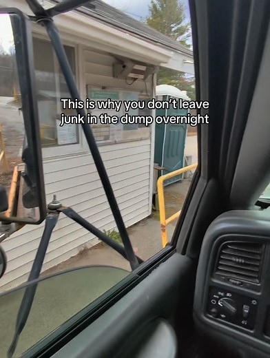 During the fall/ winter don’t make this mistake #evenstevenslawncare #foryou #trending #lawncare #lawntok #fyp #landscape #viral #stripelife #business | Even Stevens Lawn Care L.L.C