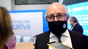 #actualidad  El ministro de Educación y Cultura, Pablo Da Silveira, negó un recorte presupuestal para 2022 de 64 millones de dólares pero reconoció que hubo que sacar dinero de ese sector para volcarlo en otras prioridades. Fuente : @georgina_mayo1 | 90.1 Fm Ideal | Facebook