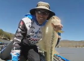 Howell begins his Day 2 comeback - Bassmaster