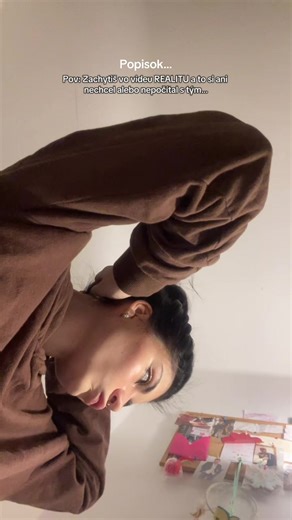 Som si točila videjko a zrazu som sa zamýšľala a zároveň len tak obzerala (robím to často) a našla som vec, ktorú som hľadala a nevedela nájsť pred týždňom😂MÁŠ TO AJ TY TAKTO, že ak netreba, vtedy tá vec sa zjaví len tak random a najlepšie ešte na tom mieste, kde predtým si 100% pozeral a nebola tam…zaujímavé 😂