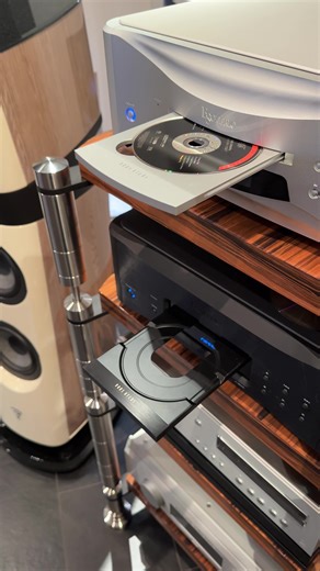 Esoteric with beautifully crafted mechanisms. #esotericcdplayer #esoteric #cdplayer #worldsfinest #audiophiles