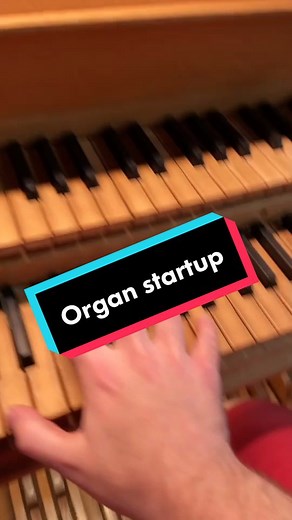 Impressive Pipe Organ Performances by Skilled Organists