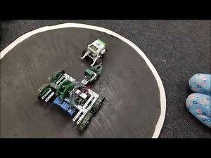 "SUMO BOT BATTLE LEGO MINSTORMS EV3 VERSUS THE VEX CLAWBOT!!!!! "