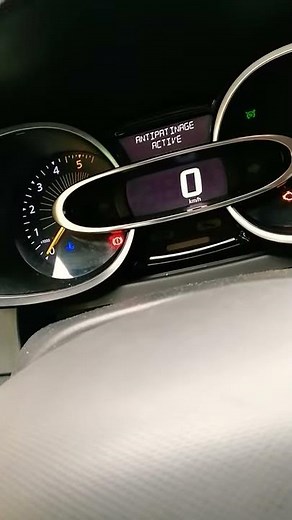 Antipatinage activé Clio 4 (c'est la batterie le problème)