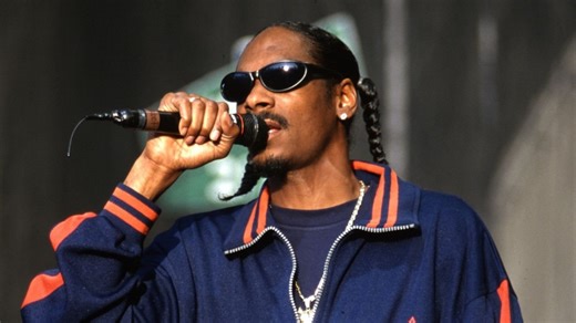 Snoop Dogg Recreates Iconic 1993 Wheelchair Performance Of ‘Murder Was The Case’ - HipHopDX