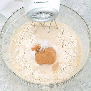 If you like your cornbread on the sweeter side, then THIS Southern Cornbread recipe for you! You’ll want to serve it with everything! https://www.lovebakesgoodcakes.com/southern-cornbread/ | Love Bakes Good Cakes