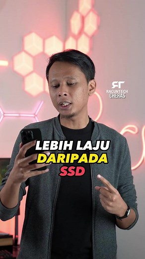 📷 Hebat habis nih! Check gais, Hiksemi Future 4x4 NVMe 1TB dah meluncur ke Racuntech! Kalau korang suka speed of light dalam komputer, nih mesti jadi idaman korang. 📷📷 Hiksemi Future 4x4 ni bukan calang-calang NVMe tau. Dengan kelajuan gila sampai 7450 Mbps, loading game, software, atau files besar, semua jadi senang macam ABC. Lag-free dan smooth, siap la bagi komputer korang tu nampak gempak! 📷📷 Takde lagi tunggu berzaman nak transfer data berat. Dengan kapasiti 1TB, space luas macam laut