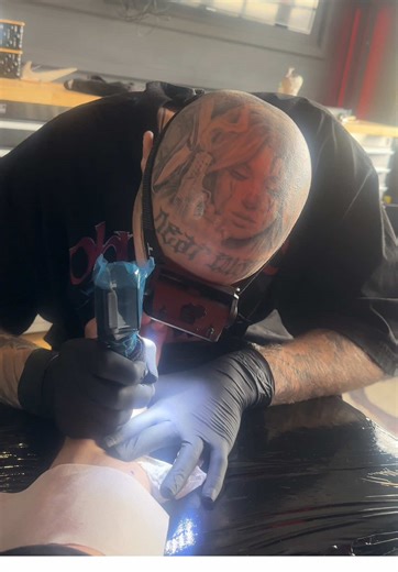 Went ghost mode on this Gonna try my best to get back at it. But this is something I don’t normally do while on camera is talking about my day but I said I would do it so yeah this was my Monday off✌🏼