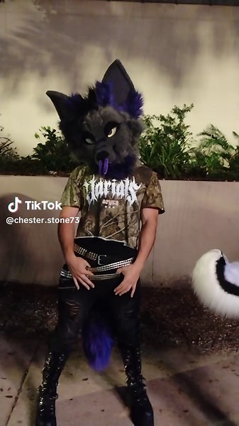 Chester Stone (@chester.stone73)’s video of worm on a string