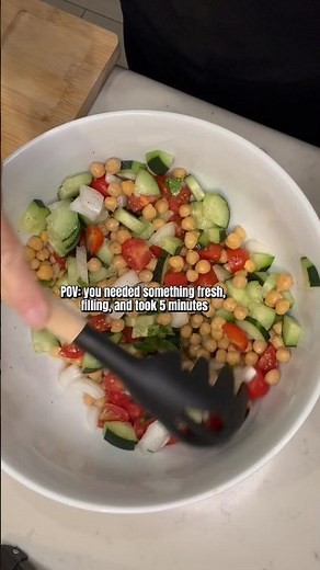 5 Minute Chickpea Salad You’ll Make on Repeat 🥗