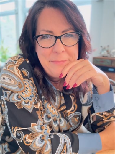 On se met tellement de pression comme parents… ‼️ Mais nos enfants ne sont pas notre bulletin de parent! Dans le Défi Parent-Leader, on travaille la posture… sans culpabiliser. Et on prend aussi soin de nous. 🩵 Lien dans la bio pour nous rejoindre! 🔥On débute CE DIMANCHE🔥 #parentalité #defiparentleader #leadershipeducatif #pourtoi #fyp #fermetebienveillante #parentleader