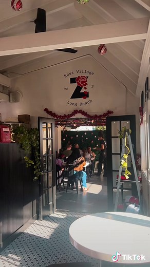 Zuzu's Petals: Delicious Chicken & Waffles in Long Beach