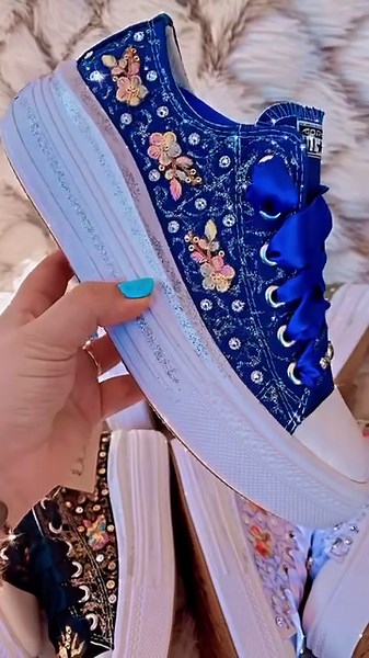 🤍🤍NEW COLLECTION 2024🤍🤍 Ya están disponibles en la página web con un 20% de descuento!! Hacemos envíos a todo el país 🚚 ✨✨Nunca dejes de brillar ✨✨ | Angie’s Design