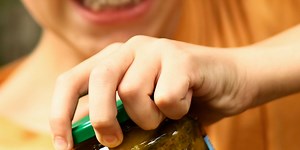 What's the easiest way to open a jar? - Which?