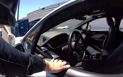 Driverless Waymo Taxi Pulled Over by Cop for Going Wrong Way