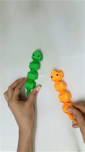 Origami springy snake 🐍 Watch full tutorial here 👆 #takoovart