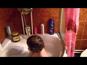 Baby Playing in The Bathtub - Bath Time for Girl and Baby - Swimming Pool playing turtles