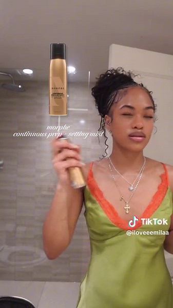 Natural Makeup Tutorial for Your Next Vacation