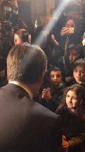 255K views · 9K reactions | Passeggiando per le strade di Forcella, a Napoli, ho ricevuto una bella sorpresa da parte dei bambini dell’associazione Annalisa Durante. Un regalo davvero gradito, grazie mille! | Giuseppe Conte | Facebook