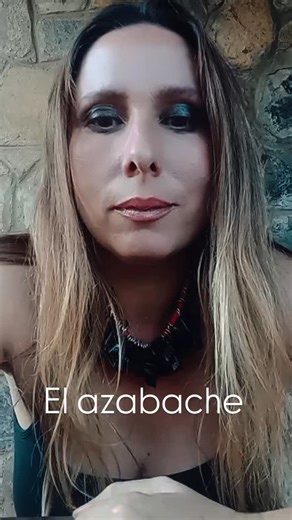 Carola Granda on Instagram: "El azabache de Asturias, el azabache de mi tierra 💚 Llegan más amuletos, antes de los eclipses, pero primero han de cesar las lluvias ✨ Buena tarde desde Asturies, xente! #carolabocanegra #asturias #azabachedeasturias #azabache #artesania"