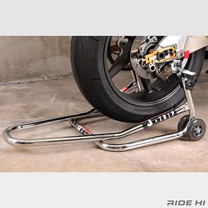 バイクライフを豊かにする　“1人でも上げ下げできるJトリップのメンテナンススタンド” | RIDE HI(ライドハイ)