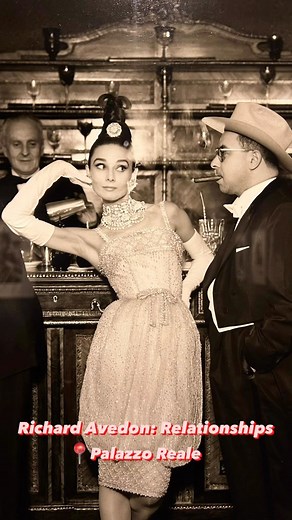 La mostra Richard Avedon: Relationships a Palazzo Reale omaggia uno dei più importanti fotografi americani, assoluto innovatore della fotografia di moda ed eccezionale ritrattista. In oltre sessant’anni di carriera, il fotografo ha prodotto foto di moda innovative e ritratti affascinanti. Nell’arco della sua vita ha lavorato con tante modelle e immortalato un’ampia gamma di soggetti e celebrità. La mostra presenta una selezione di queste fotografie e merita assolutamente una visita 🤩 @federicob