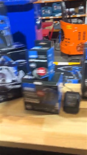 🚨 MASSIVE CHRISTMAS WEEKEND AT THE KING OF TOOLS! 👑🛠️ The Undisputed King is officially open 7 days a week this Christmas at our brand new superstore! We are stocked to the rafters and ready to help you beat the rush with the best prices in the country. 🔥 THIS WEEKEND’S SPECIALS: Tool Chests & Garage Gear: Massive range of tool chests and Pacini car lifts in stock now! Draper Power Tool Kits: Ideal Xmas presents starting at only €220. Workwear & Boots: Top-quality gear for the tough jobs. Gi