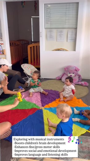 Mind and Move on Instagram: "#musicandmovement #kidsmusic #musicalinstruments #learningthroughplaying❤️ 0-2 years Mind and Move Program"