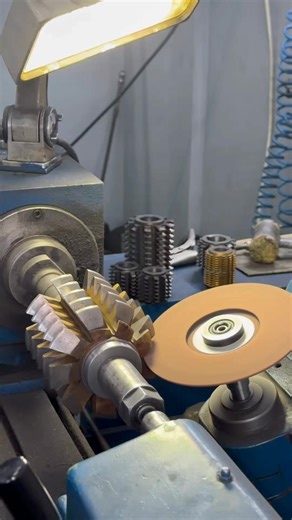 Sharpening a 7-Module Gear Cutter ⚙️ #UKFactory #ukindustrie #MechVault