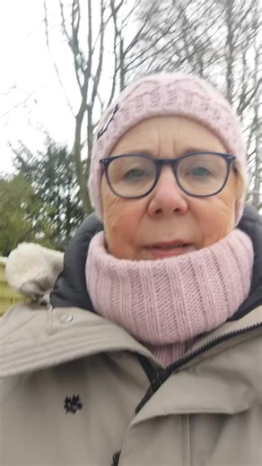 Auch wenn sich LinkedIn für viele gut anfühlt, so ist es nicht für alle die richtige Plattorm. Lasst euch nicht von Emotionen oder anderen Meinungen beeinflussen. Es gibt nicht nur einen Weg! Bist du dir unsicher? Nimm gerne Kontakt zu mir auf. #mediabender #socialmediamangement #socialmediastrategie #ruhrgebiet | mediabender.ruhr - Social Media Beratung