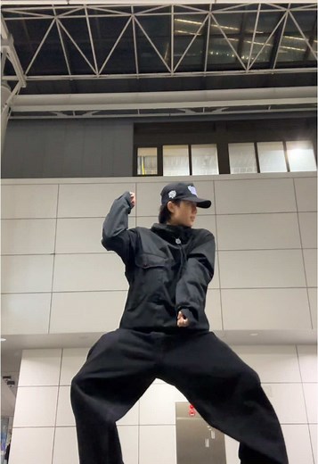 Dance Steps Tutorial Inspired by Japanese Styles