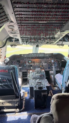 Explore the Boeing 747-200: A Classic Aviation Gem