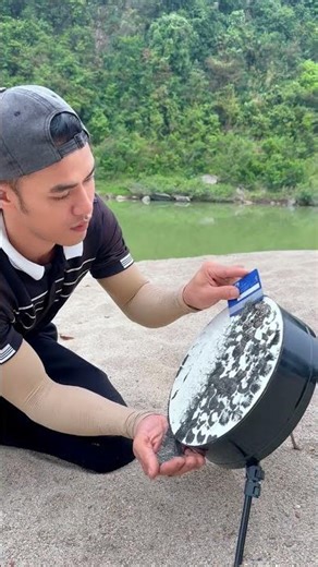 Instantly Pulls Magnetic Sand! 🧲✨#ohd #survival #camping #bushcraft #skills