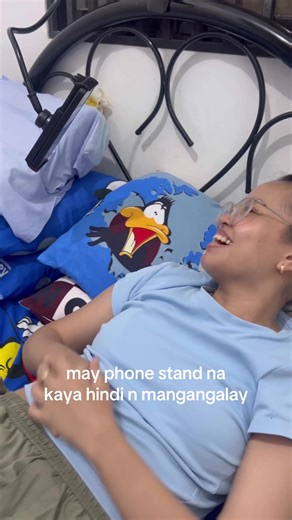 The Best Phone Stand Clips for Vlogging