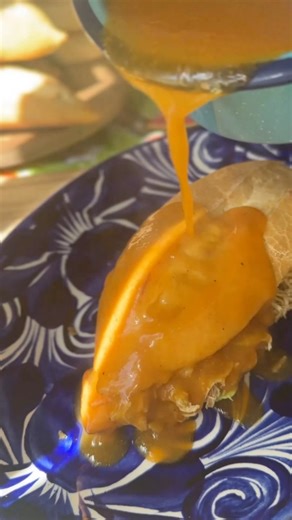 16K views · 228 reactions | Easy, Easy, Caldillo de Jitomate. A simple tomato sauce/salsa/broth that is delicious for tortas ahogadas, taquitos dorados, and more!! This would be the perfect sauce for those Chicos Tacos some of you have asked me about!! I am leaving the link below! ENJOY!! #CALDILLO | La Piña En La Cocina | Facebook