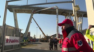 Video. Genoa bridge demolition begins