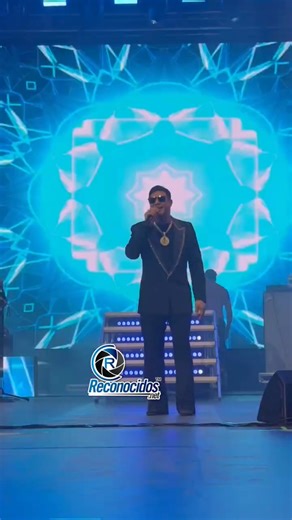 6K views · 188 reactions | Voy a cerrar mi corazón con candado  @raulinrodriguezrd cantó sus más grandes éxitos en @arenadelcibao_rd | Reconocidos Net | Facebook