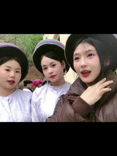 Video của Lan xinh💗 (@thulan094) với bản nhạc Koj Yog Kuv Txoj Pa - Zoo V
