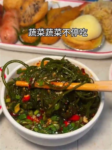 Best friend eating buffet vs. I eating buffet