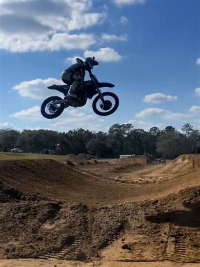 JUSTIN STARLING IRL QUAD VS MX BIKES AT FUTURE MX! #ibskelso #kelsomxbikes #amasupercross @justinstarling