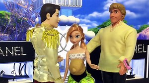 Frozen Anna is play-doh pregnant and Disneys Evil Queen kidnaps her baby!