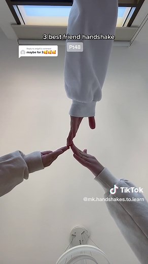 Replying to @zelgrb 3 best friend handhsake #mkhowtolearnhandshakes #fyp #support #handshake #foryoupage