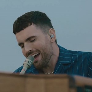 ICYMI: Duncan Laurence & FLETCHER performed 'Arcade' for the first time on ellentube ☁️ Listen & save 'Arcade' on your playlists today: https://MCAMusic.lnk.to/DLArcadeFP | UMG Philippines