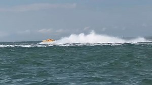'Lymington' through the lens of Dom Jackson. Fantastic Clip from the Western Solent , crank up the SOUND 👆❤️ 🏁 FULL video @ You Tube: https://youtu.be/6eiTVRLk0B4?feature=shared #UKOPRA #offshore | UKOPRA
