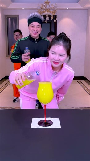 Water-fetching challenge, so exciting!! #PartyGame #FamilyGame #shorts