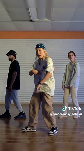 Chest Pop drills you should try with us! 😉🔥 Learn how to pop step by step at www.everydaypopping.com #everydaypopping #dassy #popping #dance #dancetutorial #chestpop #poppingtutorial @Kirstie @__justdave___