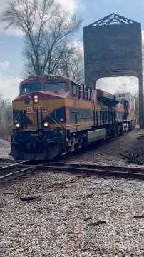 KCS run through power on CSX #csx #train #railroad #kcs