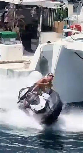 Jet Ski Fails: Inexperienced SeaDoo rider makes a dangerous decision