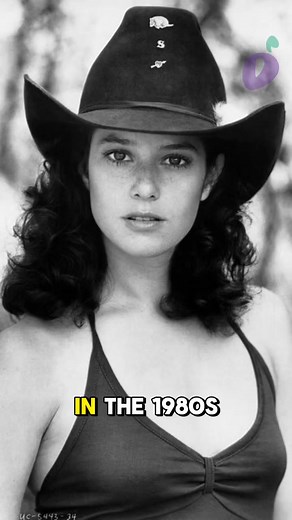 5.7K views · 54 reactions | In the 1980s, this striking woman was an upcoming Hollywood star.  During her heyday, she received three Academy Awards, but then she faded into obscurity. 勞 Now, she is 70, and it's hard to recognize her... Check the first comment  | Cute | Facebook